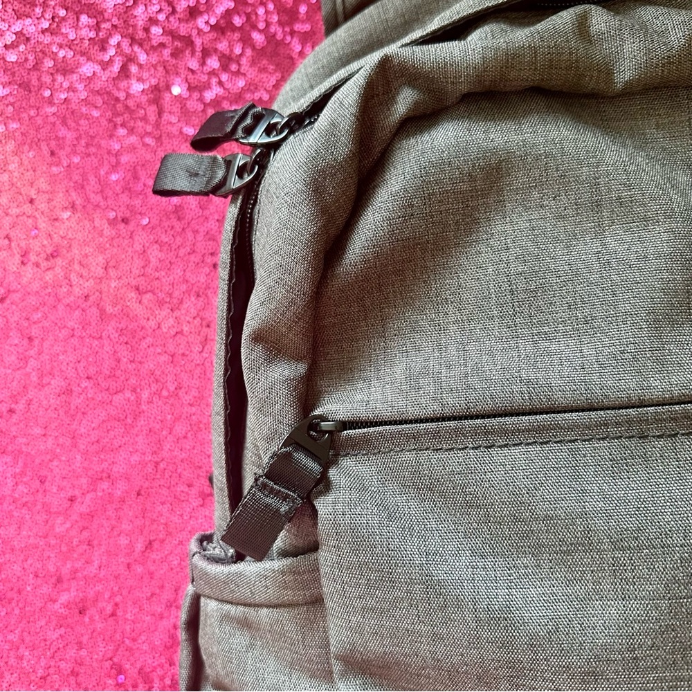 💻Emoro Branded Tech Professional Backpack Gray Black - Picture 2 of 6